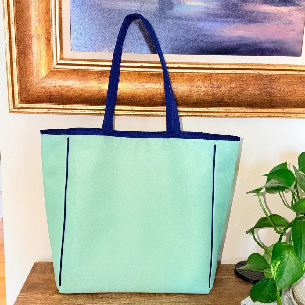 Clinique Mint Green Tote Bag with Navy Trim and Matching Pouch